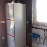 Notranja enota toplotne črpalke Kronoterm (inverter) z 200 L bojlerjem, stranka: Škrgič, Mokronog