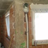 Cev za prezračevanje in dovodna komora