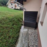 Toplotna crpalka zrak-voda Kronoterm Adapt stranka Abram, Brestanica